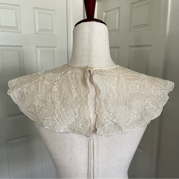 Cream Lace Beaded Embroidered Collar Accessory - Picture 4 of 8